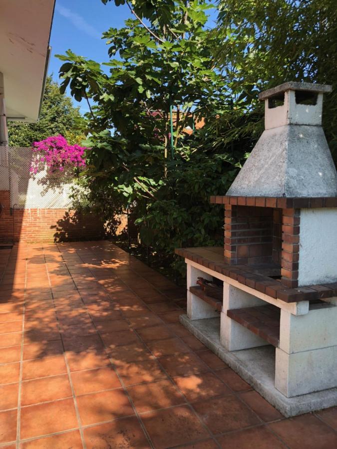 Chalet Al Lado De La Playa Con Piscina Privada, Jardin Y Barbacoa, Fronton, 6 Habitaciones Laredo Exterior photo